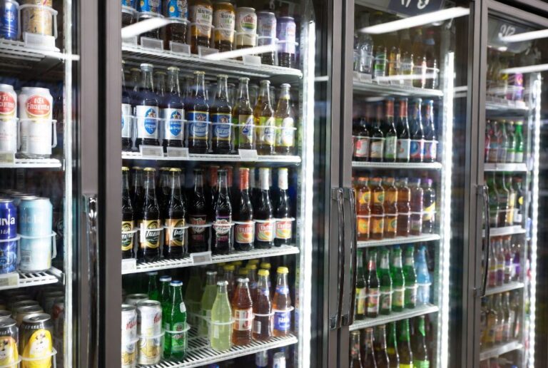 Safety Advantages of Tempered Glass Over Regular Glass in Chest Freezer Glass Doors