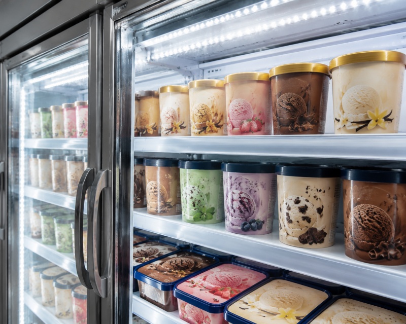 Tempered Flat vs Curved Glass for Refrigeration Doors